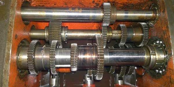 Фото передньої бабки токарно-гвинторізного верстата тв-4 тв-4 Фото передньої бабки токарно-гвинторізного верстата тв-4